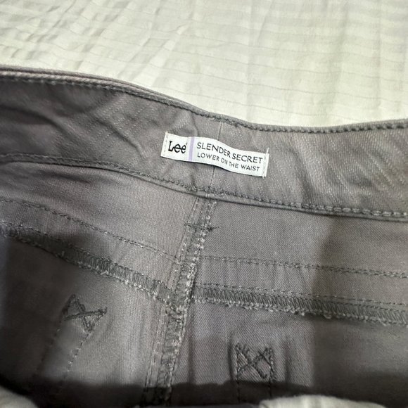 ๐ผ LEE SLENDER SECRET WOMENS JEANS SHORTS SIZE 10 ๐ผ - Picture 4 of 9